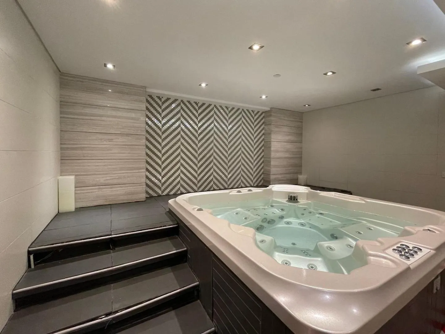 Guestready - White Chic Apartment Dubai United Arab Emirates